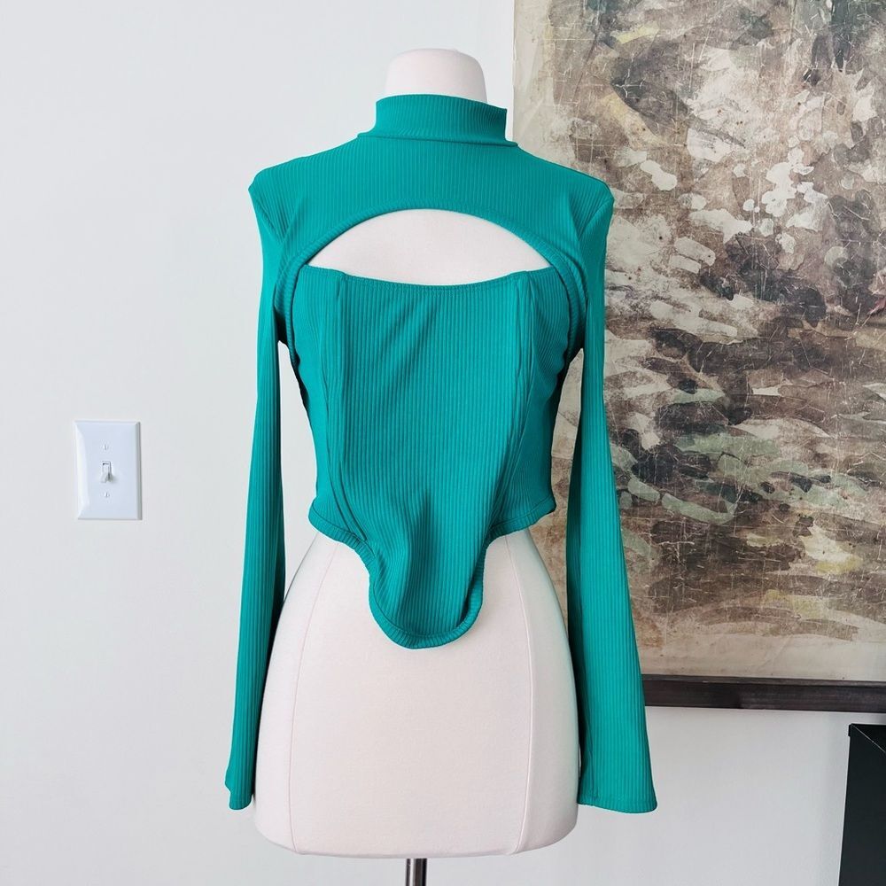 Pretty Little Thing Shape Ribbed Turtleneck Cutout Long Sleeve Top Size 10